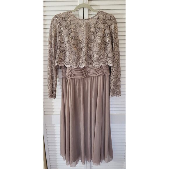 Long Sleeve Beige Lace Dress by R&M Richards – Size 14 - Picture 2 of 4